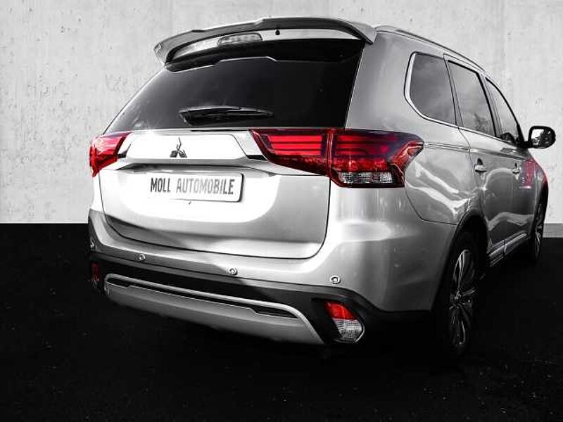 Mitsubishi Outlander Edition+ 2WD 2.0 MIVEC Navi 360 Kamera LED Mehrzonenklima 2-Zonen-Klimaautom