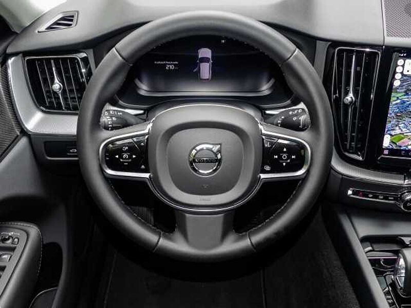 Volvo XC60 Plus Dark 2WD B4 Benzin EU6d AHK digitales Cockpit Memory Sitze Soundsystem